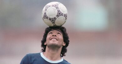 Lomas de Zamora rinde homenaje a Diego Maradona con «El abrazo al cielo»